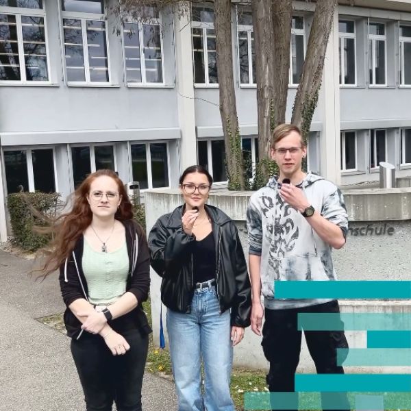Probleme im Schulalltag? Ein Anliegen an die Schule? Der Studirat der HFPO ist für dich da und hilft, eine Lösung zu finden. Mit dabei sind Chiara, Janine und André aus verschiedenen HF-Klassen. 😊
Erreichen kannst du den Studirat über die Email "studirat-hfpo@bbzolten.ch" oder wenn du es anonym bevorzugst, über den silbernen Kummerkasten im HF-Sekretariat.
#BBZ #GSBS #HFPO #Fachschule #Pflege #Olten #Bildung #Weiterbildung
