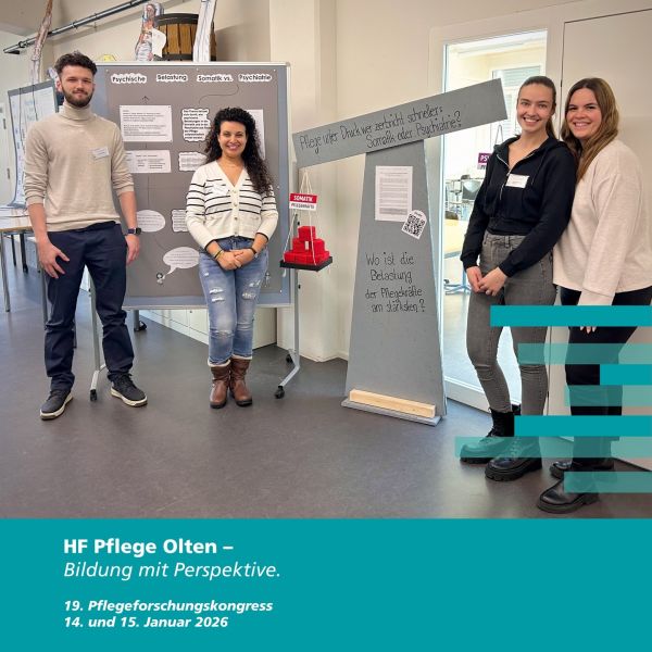 Bei wem ist die psychische Belastung stärker, bei Pflegekräften in der Psychiatrie oder in der Somatik?
Marcelle, Kim, Emina und Vlad aus der Klasse HFS23A widmeten sich im Rahmen unseres Pflegeforschungskongresses dieser Frage und hebten die Unterschiede der beiden Vertiefungsrichtungen in einer belebten Diskussionsrunde hervor, während sie auch versuchten, einen Lösungsansatz für die Minderung der psychischen Belastung zu finden.
Neugierig? Jetzt Kontakt aufnehmen: hf-pflege.ch.
#BBZ #GSBS #HFPO #Fachschule #Pflege #Olten #Bildung #Weiterbildung #Pflegeforschungskongress