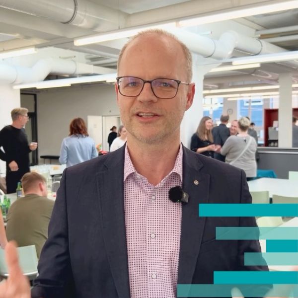 Ende Februar fand an der HFPO die Bewertung der "myidea"-Projekte der Studierenden durch eine exklusive Jury aus Wirtschaft, Management und Politik statt. Mit dabei war auch Daniel Probst, Direktor der Solothurner Handelskammer. Welchen Eindruck haben die Pitches bei ihm hinterlassen?
Interessiert an der Höheren Fachschule Pflege in Olten? Hier informieren: https://hf-pflege.ch
#BBZ #GSBS #HFPO #Fachschule #Pflege #Olten #Bildung #Weiterbildung